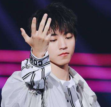 TFBOYS-王俊凯KarryWang工作室解除与英特尔品牌一切合作关系